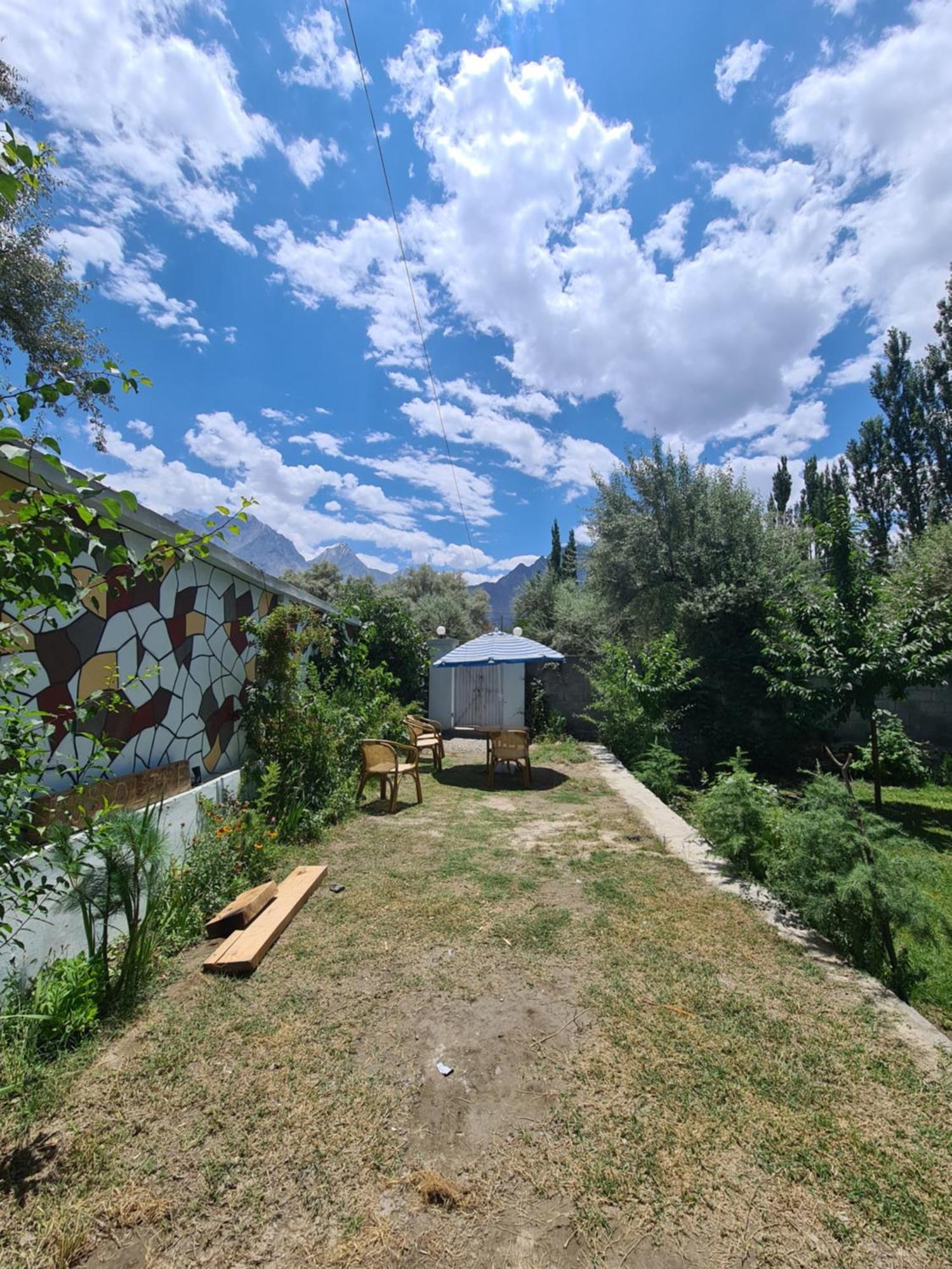 Rus Olive Lodge Skardu Exterior foto